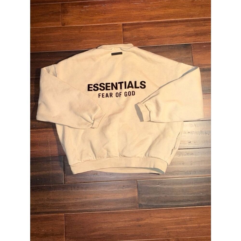 Essentials Sweatshirt - Picture 6 of 7